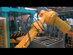 ER210-2700 Moldeado automático del eje de las ruedas con robot en la industria de piezas de automóviles